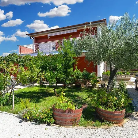 Apartment With Nice Terrace 684