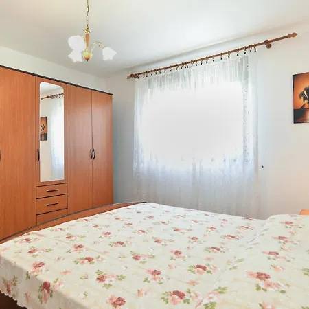 Apartament With Terrace 684