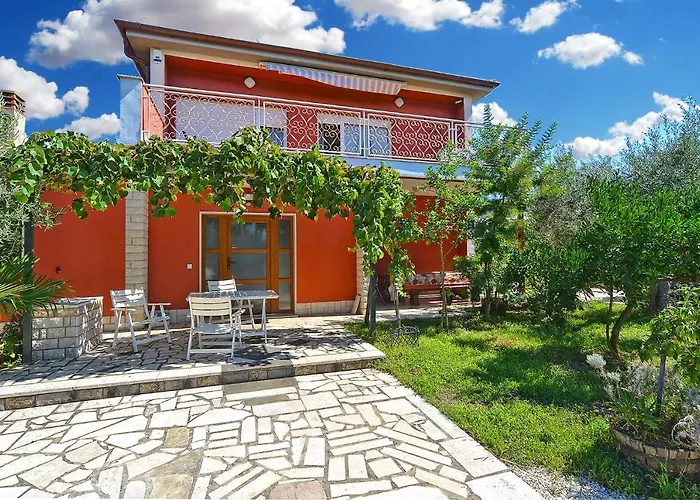 With Terrace 684 Štinjan