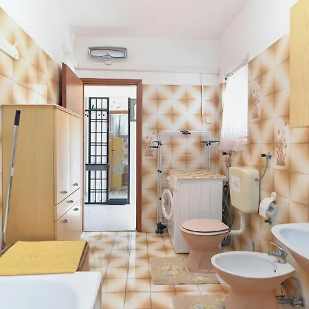 דירה With Terrace 684 *