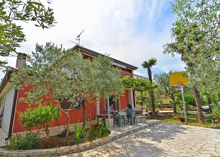 With Terrace 684 Daire