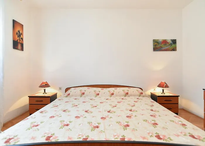 Apartman Apartment With Nice Terrace 684