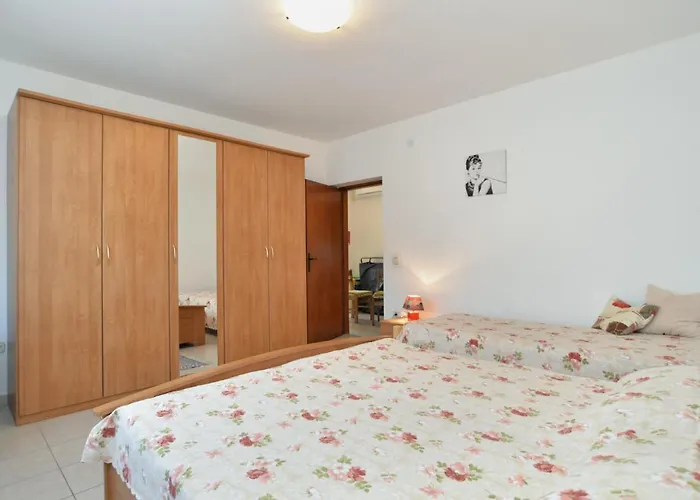 Apartman Apartment With Nice Terrace 684