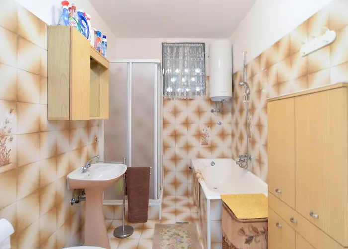 Apartment With Nice Terrace 684 * Stinjan