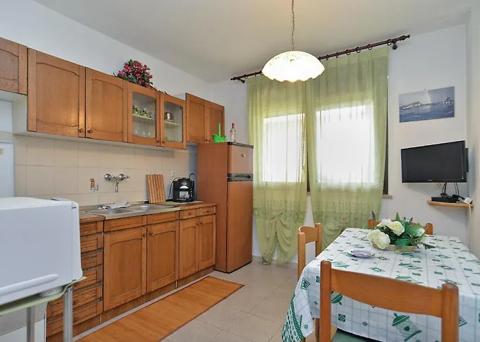 Apartman Apartment With Nice Terrace 684 Stinjan