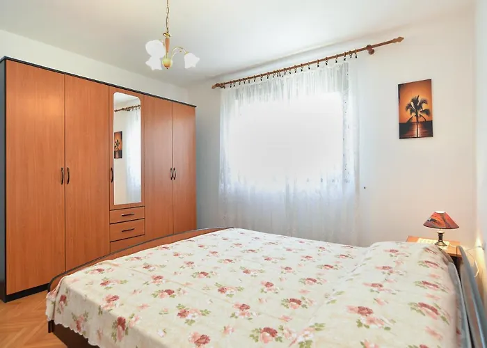 Apartman Apartment With Nice Terrace 684